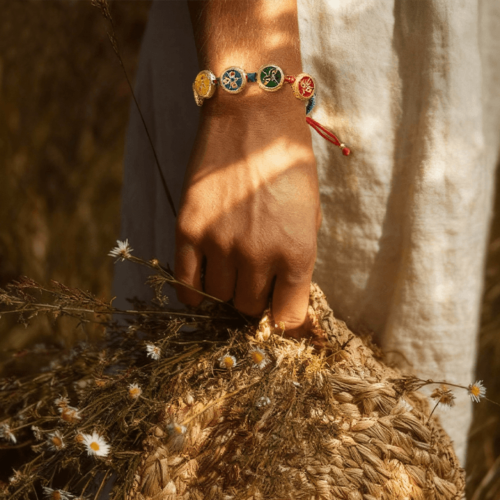 Gelang Keberuntungan Lima Jambhala Tenun Tibet