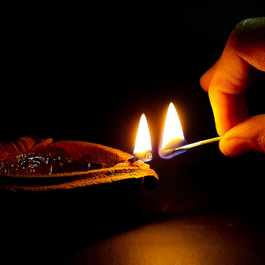 Lampu Teratai & Persembahan